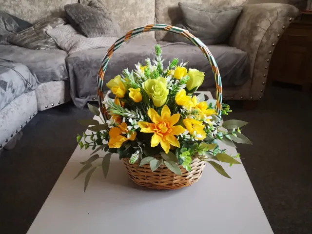 Beautiful Sunny Artificial Yellow and Green Flower Floral Display Basket - NEW