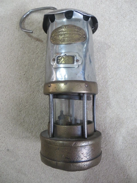 ANTIQUE No F25 DEPUTY COAL MINERS METHANE GAS DETECTION RE-LIGHTER  LAMP.