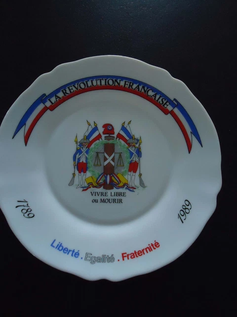Assiette Décorative Arcopal - Thème Révolution Française 'Carmagnole' (Occasion Bon état)