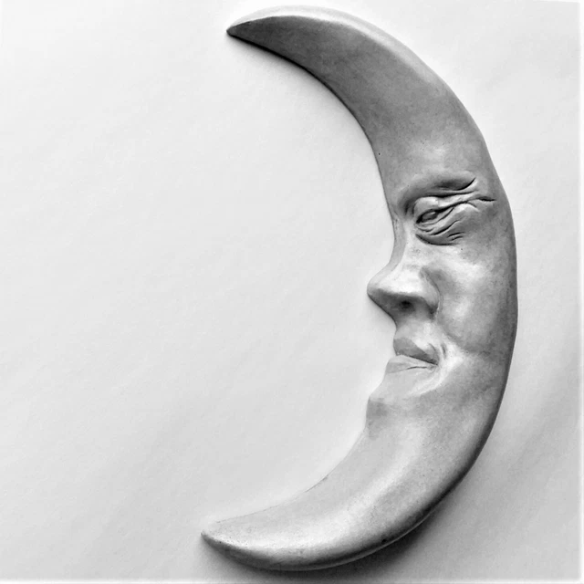 Escultura de pared de luna creciente estilo máscara de 11", obra de arte original firmada decoración del hogar