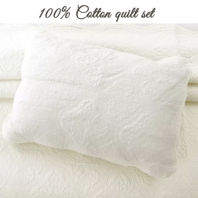 Ivory Matelasse Medallion Scalloped Reversible Cotton Quilt Set Coverlet 2