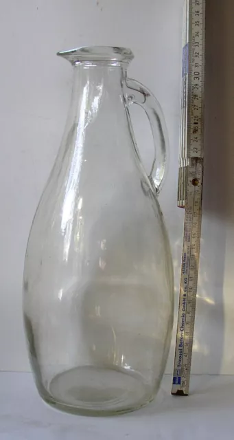 alte Glaskaraffe dickes Pressglas 32 cm h  2,4 l  als große Vase Landhaus Shabby