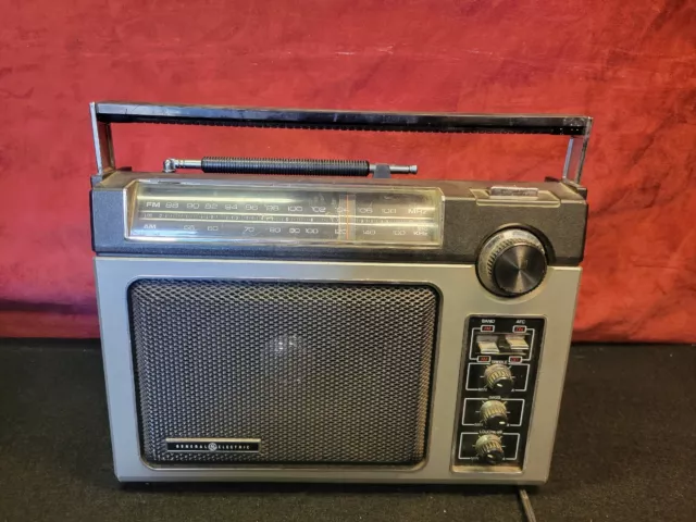 Vintage General Electric Portable AM-FM Radio GE Model 7-2880B AC/DC