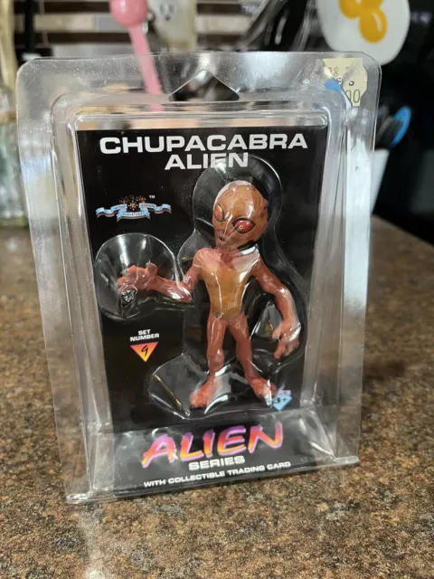 SHADOWBOX COLLECTIBLES ALIEN Series Set 9 CHUPACABRA ALIEN