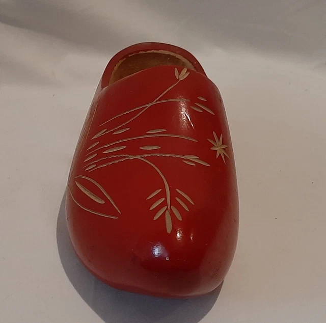 Antiguo zueco rojo holandés en madera maciza 2