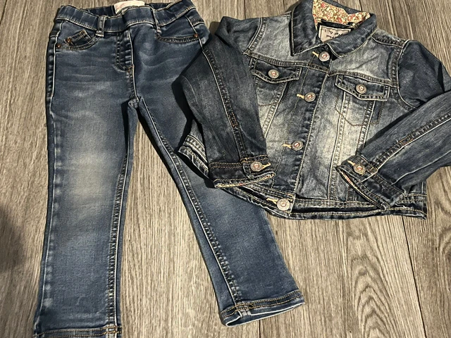 bundle of girls clothes age 2-3 years                        (c29) 2