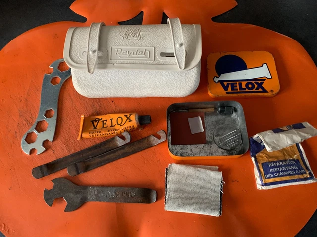 ANCIENNE SACOCHE / trousse à outils vélo Reydel Motobécane Motoconfort Mobylette EUR 12,00 - FR
