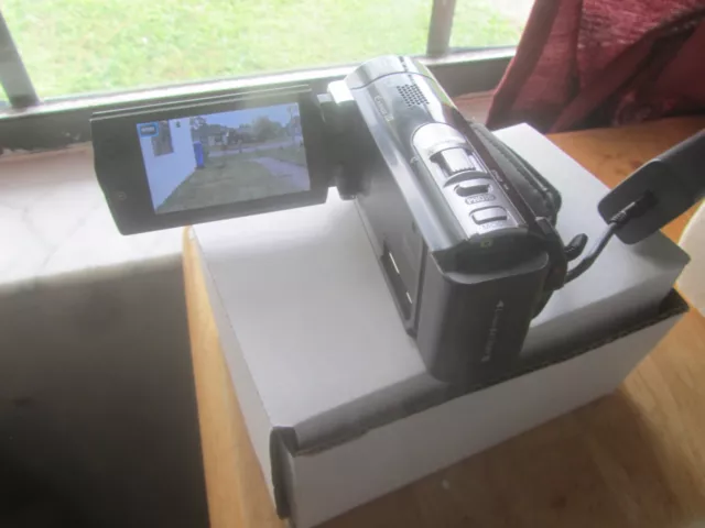 Sony Handycam HDR-CX190 5.3 MP Camcorder & Battery + Charger-  WORKS  (TESTED)