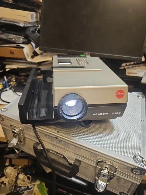 Leica Pradovit P 150 Slide Projector- Used and works.