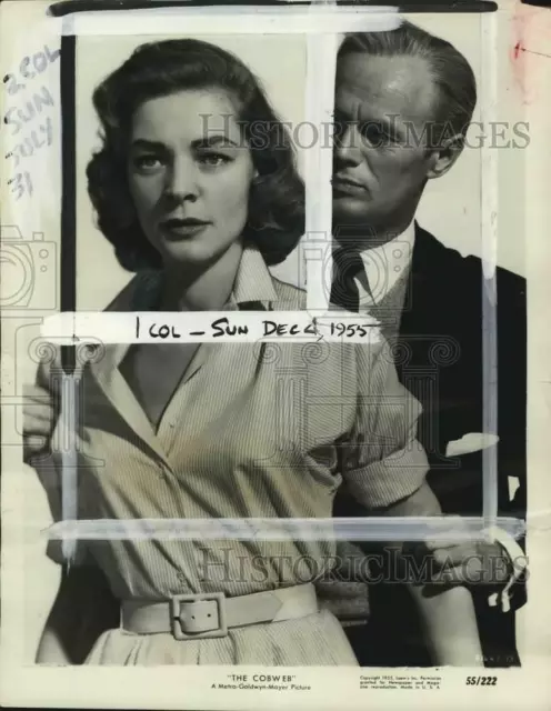1955 Press Photo Lauren Bacall & Gloria Grahame from scene in film, "The Cobweb"