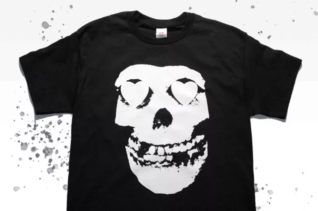 THE MISFITS Heart Eyes Fiend Skull Horror Punk Rock Goth Love Bam Margera Shirt