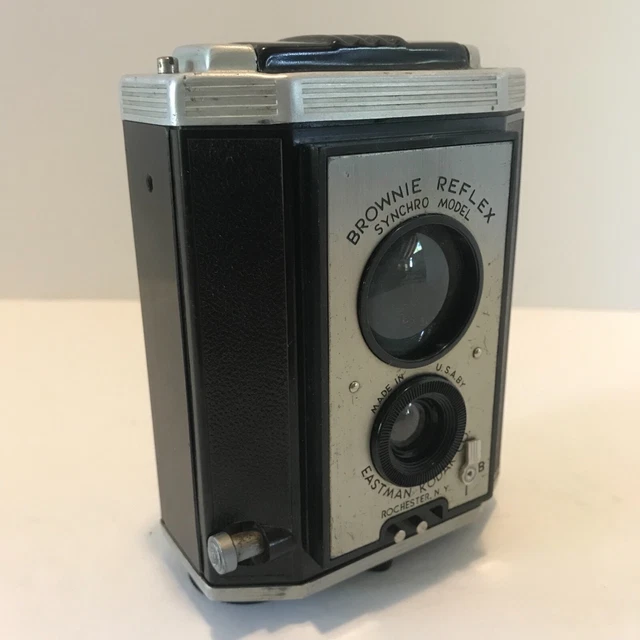 VINTAGE Eastman KODAK Brownie Reflex Camera Synchro Model U.S.A. UNTESTED