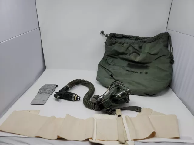 USAF Air Force Pilot's Oxygen Mask Sierra Type MBU-5/P With Helmet Bag & CANDR USAF Air Force Pilot's Oxygen Mask Sierra Type MBU-5/P With Helmet Bag & CANDR
