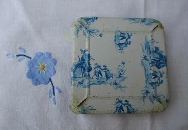 Jouet ancien dînette dessous de plat métal thème Toile de JOUY BLEU