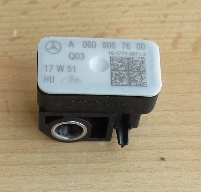 Mercedes-Benz A 000 905 76 00 / A0009057600 Beschleunigungssensor Sensor