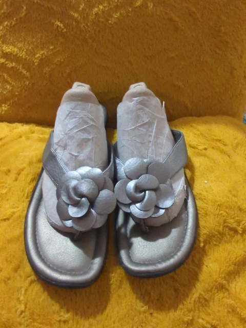 Life Stride Simply Comfort Thong Flip Flop Sandals Silver Gray Womens 10 M EUC