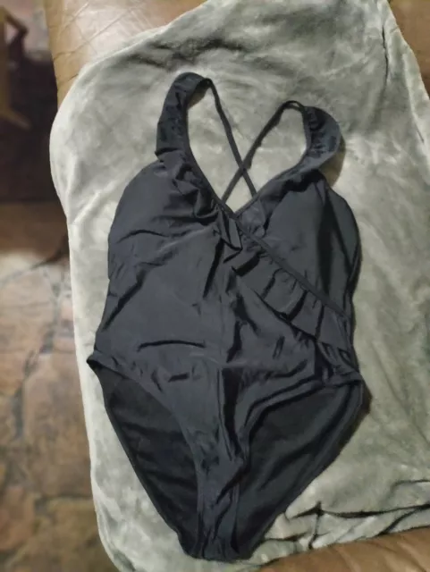 Vero Moda  Size XL black Ruffle v neck front with criss cross back swim suit