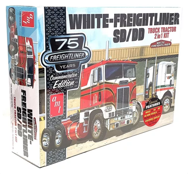 AMT 1/25 Scale 2 In 1 Kit AMT1046/06 - White Freightliner SD/DD Tractor Truck