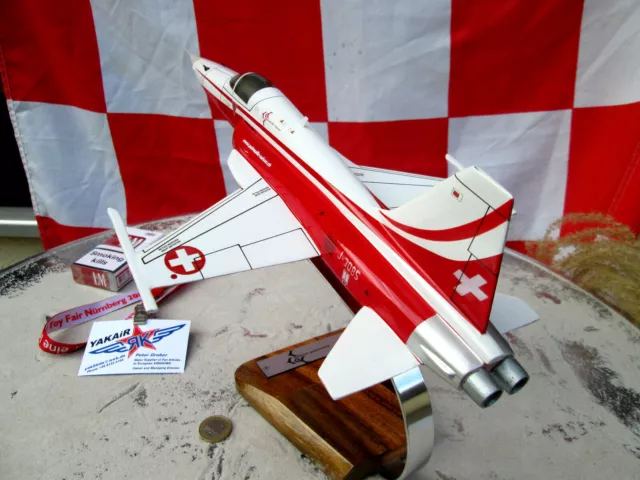 F - 5 E Tiger AXALP Patrouille Swiss Woodmodel 1:35 / Aircraft / Avion / YakAir