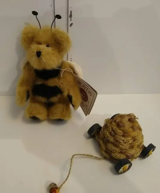 Boyds Bears Bumbles S. Beezley with Beezley Tug Along