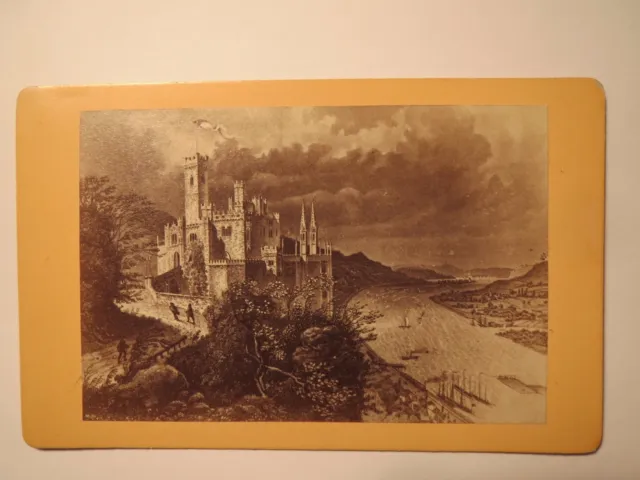 Schloss Stolzenfels an einem Fluss mit Schiffen - Kunstbild / CDV