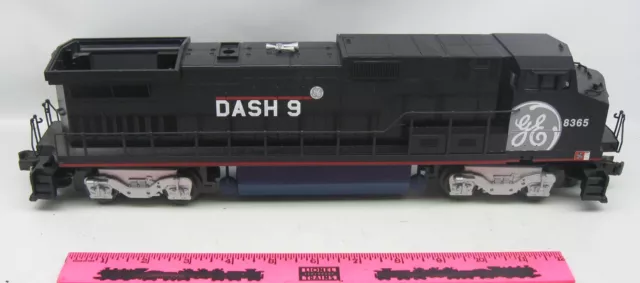Lionel ~ 8365 Dash 9 GE Diesel Shell and frame