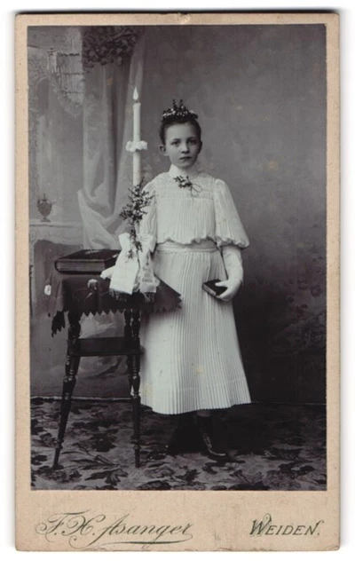 Fotografie F. X. Asanger, Weiden, Bahnhofstr., junges Mädchen zur Kommunion im