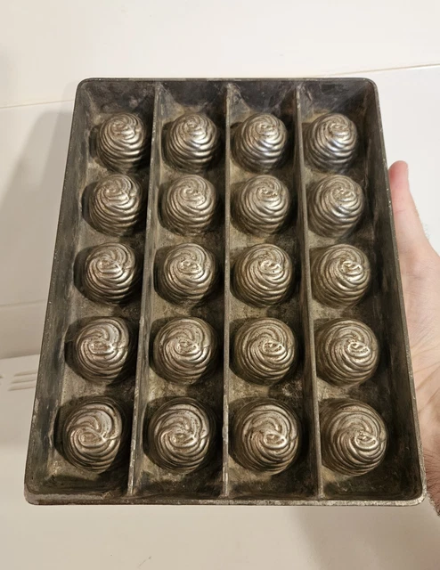 Ancien Moule chocolat schokoladenform oeuf 8cm (D'occasion) à Lajoux JU