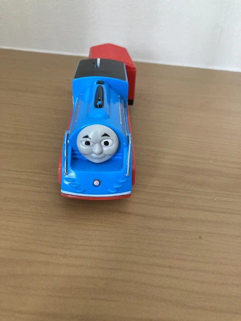 Streamline Thomas Trackmaster THOMAS AND FRIENDS Motorised Trackmaster STREAMLINE THOMAS WITH BOXCAR ...