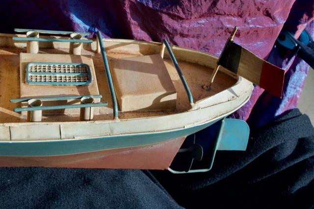 Jouet Ancien Bateau En Tôle Mécanique – Années 50, Fonctionnement à Manivelle