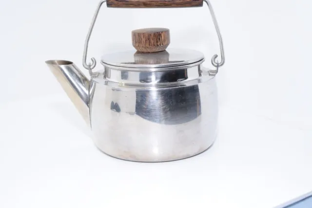https://www.picclickimg.com/924AAOSwtNVlguD2/Vintage-Farberware-1-Qt-Stainless-Steel-Kettle-Teapot-Rosewood.webp