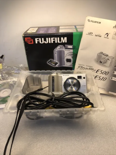 FUJI FIJIFILM Finepix E500 Digital Camera