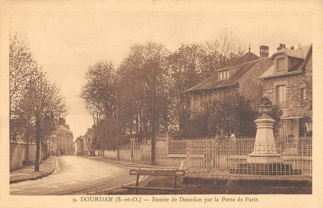 Cpa 91 Dourdan Entree De Dourdan Par La Porte De Paris