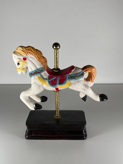 Détail Du Manége | Chevaux De Bois Du Manège à Honfleur | Thérèse