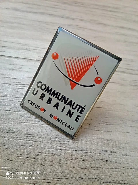 Lot Pin's Vintage – Épinglette Pub MAJUSCULE Livre – Région BD – Zamac – PR178