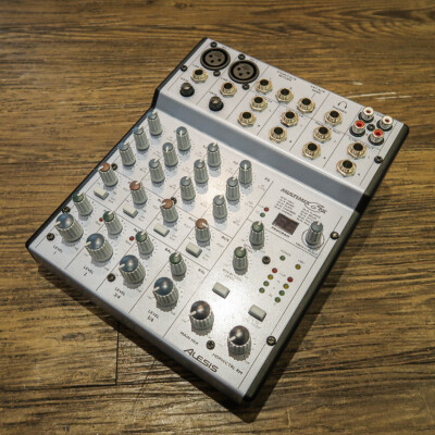 Alesis Alesis Multi Mélange 6FX 6 Canal Mixer Fonctionnel Argent 
