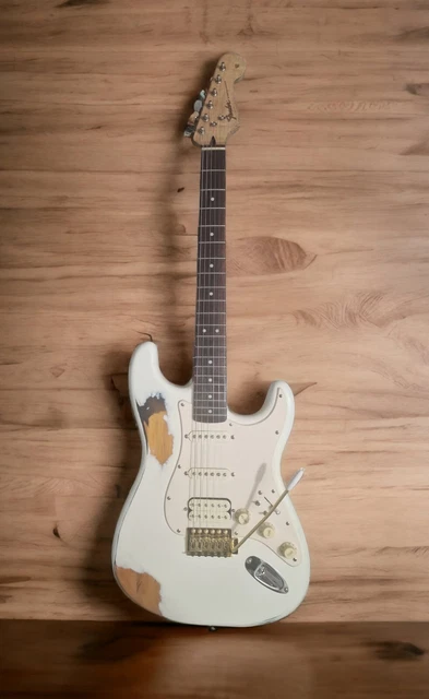 Fender Squier Stratocaster White Relic Piezo Eléctrico