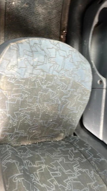 Siège Avant Droit Pour Passager Kangoo I Phase 1 - Occasion, état Correct Mais Taché Et Troué
