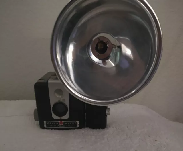Vintage Kodak Brownie Hawkeye Camera Flash Model nice condition for parts