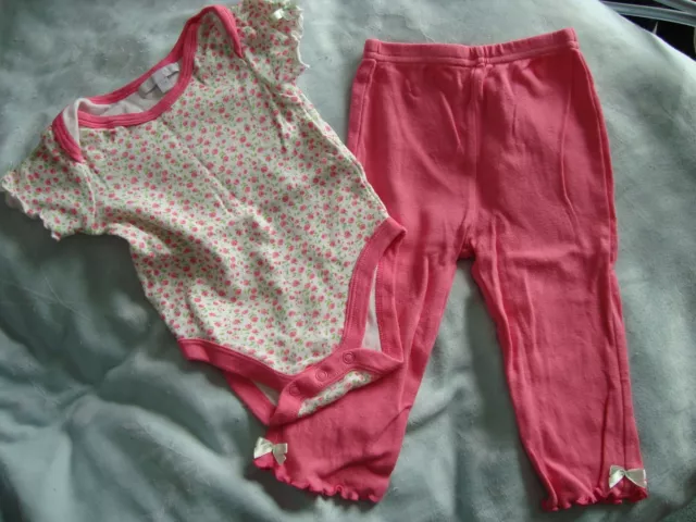 Gorgeous floral vest/top, pink cute bottomed trousers and bib. Size UP TO 9M.