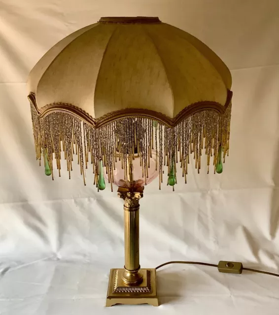 LAMPE de BUREAU ou de SALON , LAMPE À PÉTROLE Électrifiée LAITON DORÉ & VERRE