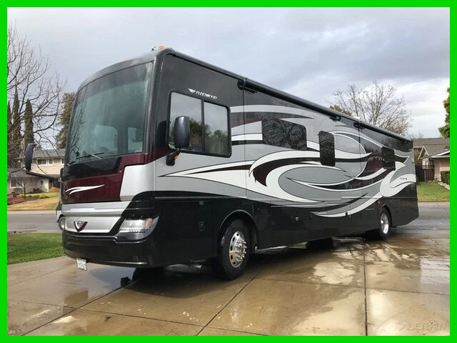 2017 Fleetwood Pace Arrow LXE 38F Used