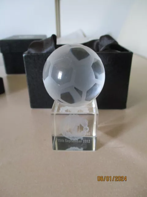 Manchester United 3D Laser Cut Crystal Glass Paper Weight v Wigan Ath 12.9.2012