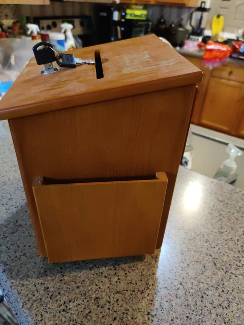 Boîte à suggestions montable de poche à verrouillage en bois 2