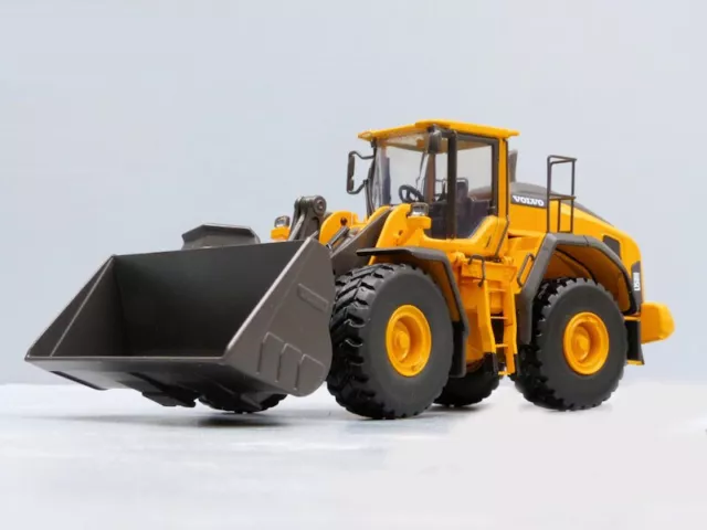 MOTORART  FOR Volvo L150H Wheel Loader 1/50 DIECAST Truck Pre-built Model