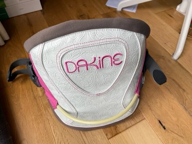 women's dakine wind/kitesurfing harness with spreader bar