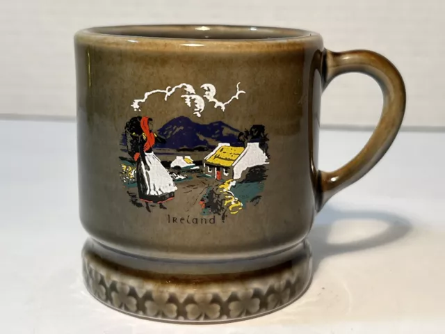 Vintage WADE Irish Porcelain Childs Mug Ireland Country Landscape Scene 4 Ozs