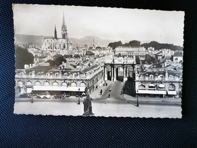 CPA 54 NANCY - Place Stanislas - Vue de l'Hôtel de Ville