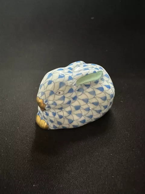 Herend Porcelain Rabbit/Bunny figurine in Blue fishnet design. Superb condition