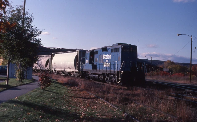 Original Slide B&M Boston & Maine GP9 #1724 Switching - Bellows Falls VT 1982